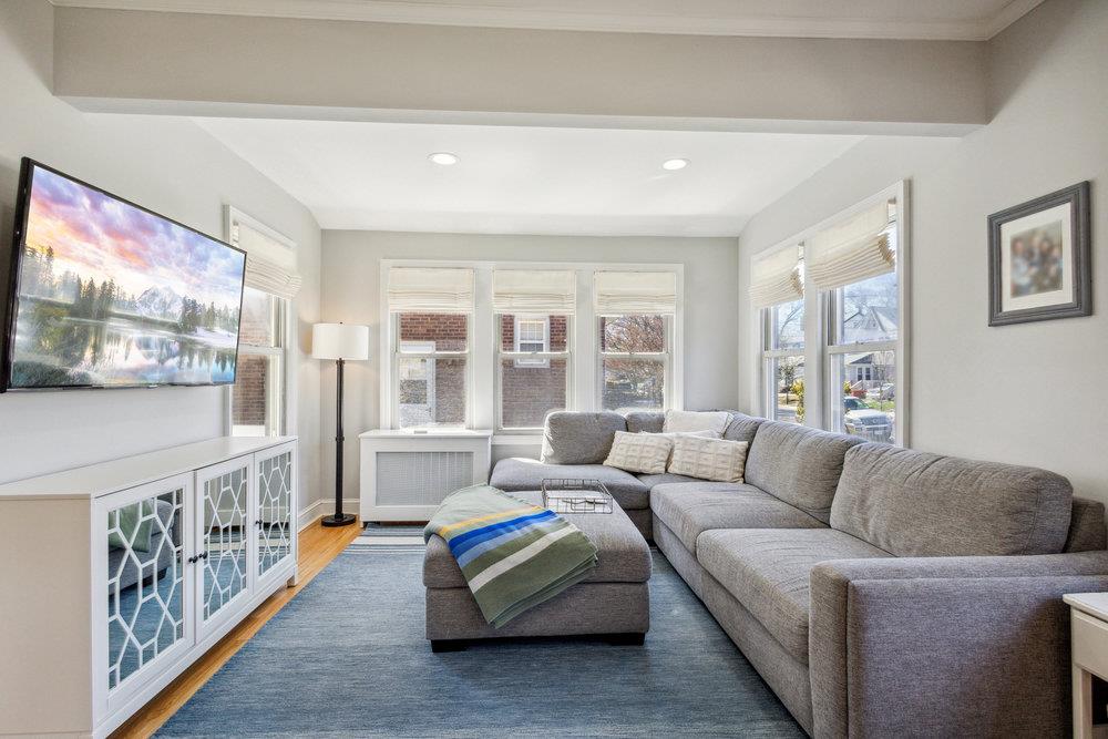 226 Kensington Road, Lynbrook, New York image 6