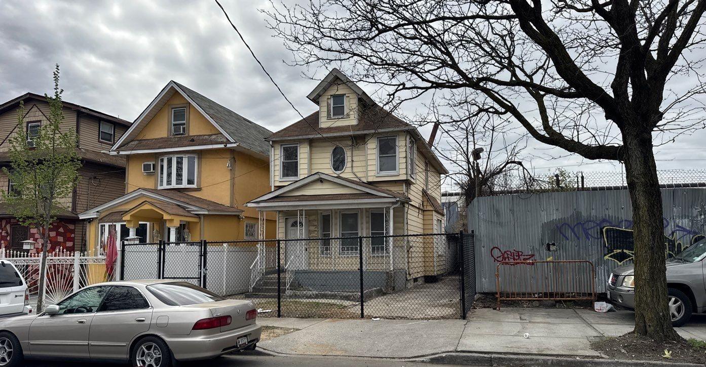 Property for Sale at 93rd Avenue, Hollis, Queens, NY - Bedrooms: 3 
Bathrooms: 2 
Rooms: 6  - $540,000