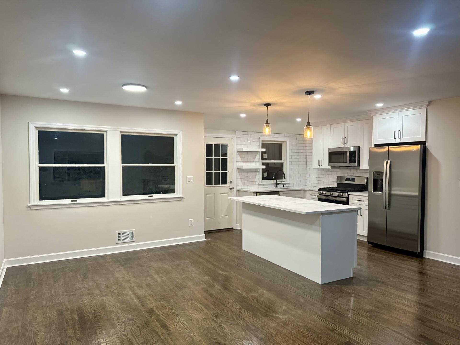 199 Holbrook Road, Ronkonkoma, New York image 4