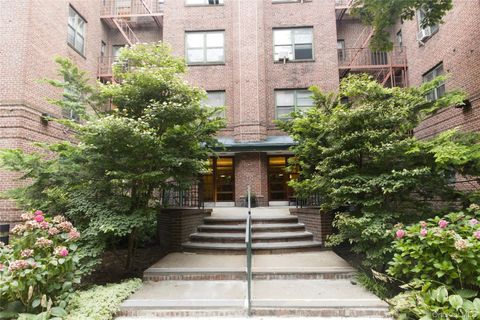 Photo of 34-41 78th Street #6B, Jackson Heights, NY 11372 (MLS # 1017901)