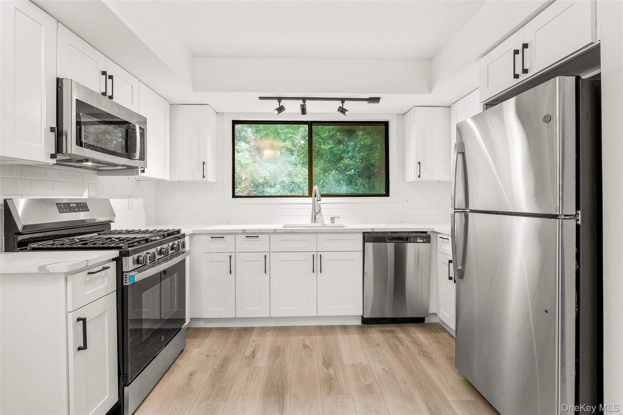 Fishkill, New York 12524, United States, 3 Bedrooms Bedrooms, ,2 BathroomsBathrooms,Residential,Active,222663