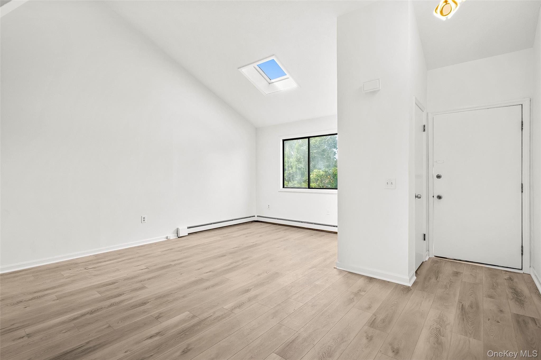 Fishkill, New York 12524, United States, 3 Bedrooms Bedrooms, ,2 BathroomsBathrooms,Residential,Active,222663