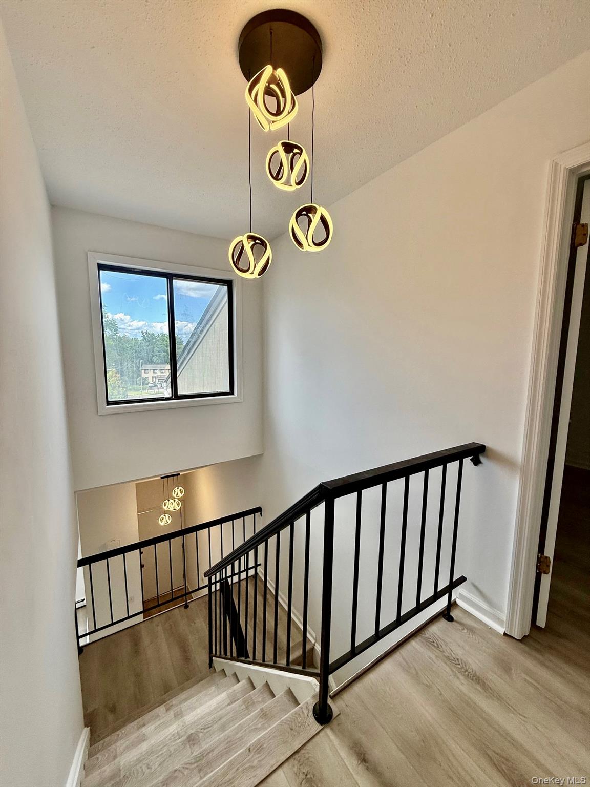 Fishkill, New York 12524, United States, 3 Bedrooms Bedrooms, ,2 BathroomsBathrooms,Residential,Active,222663