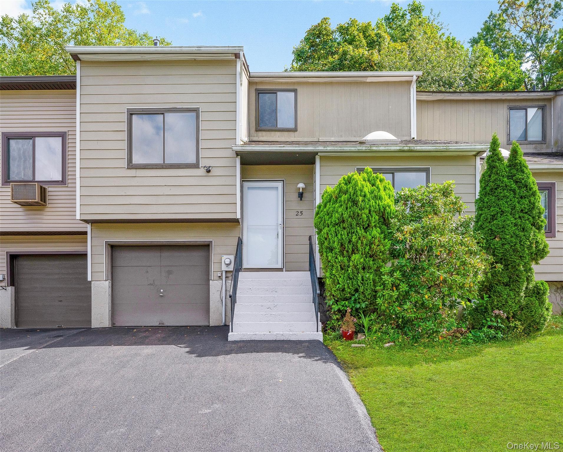 Fishkill, New York 12524, United States, 3 Bedrooms Bedrooms, ,2 BathroomsBathrooms,Residential,Active,222663