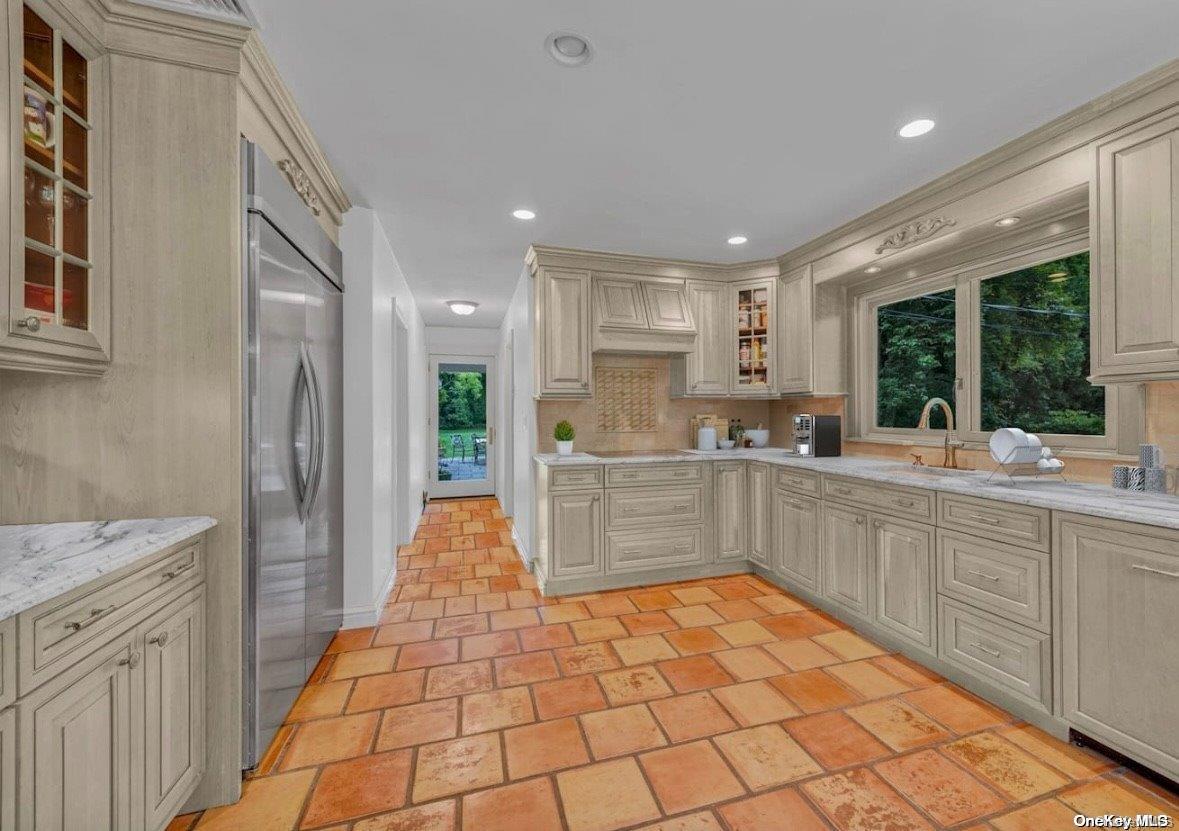 1 Breeze Hill Road, North Port, New York image 3