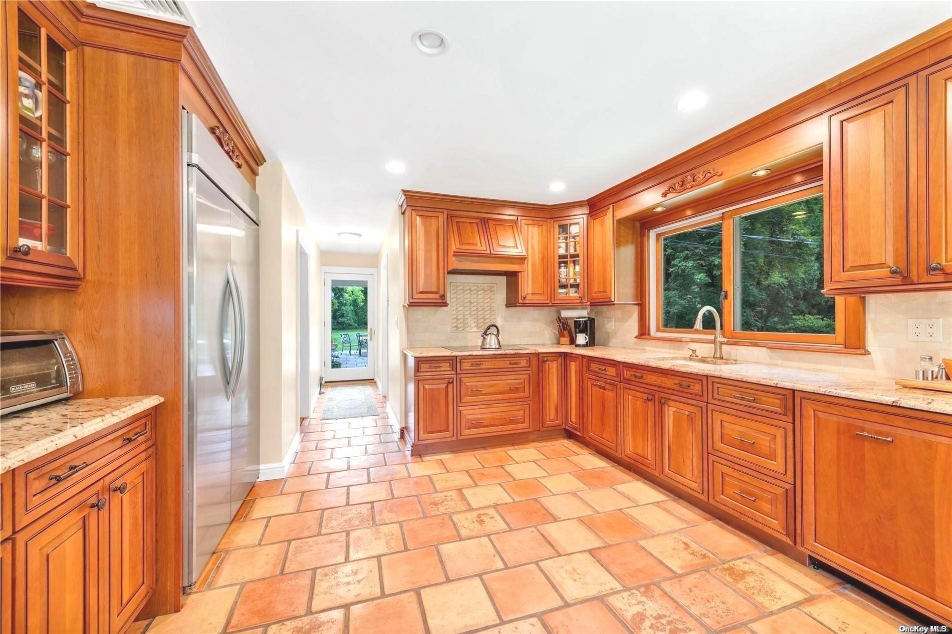 1 Breeze Hill Road, North Port, New York image 4