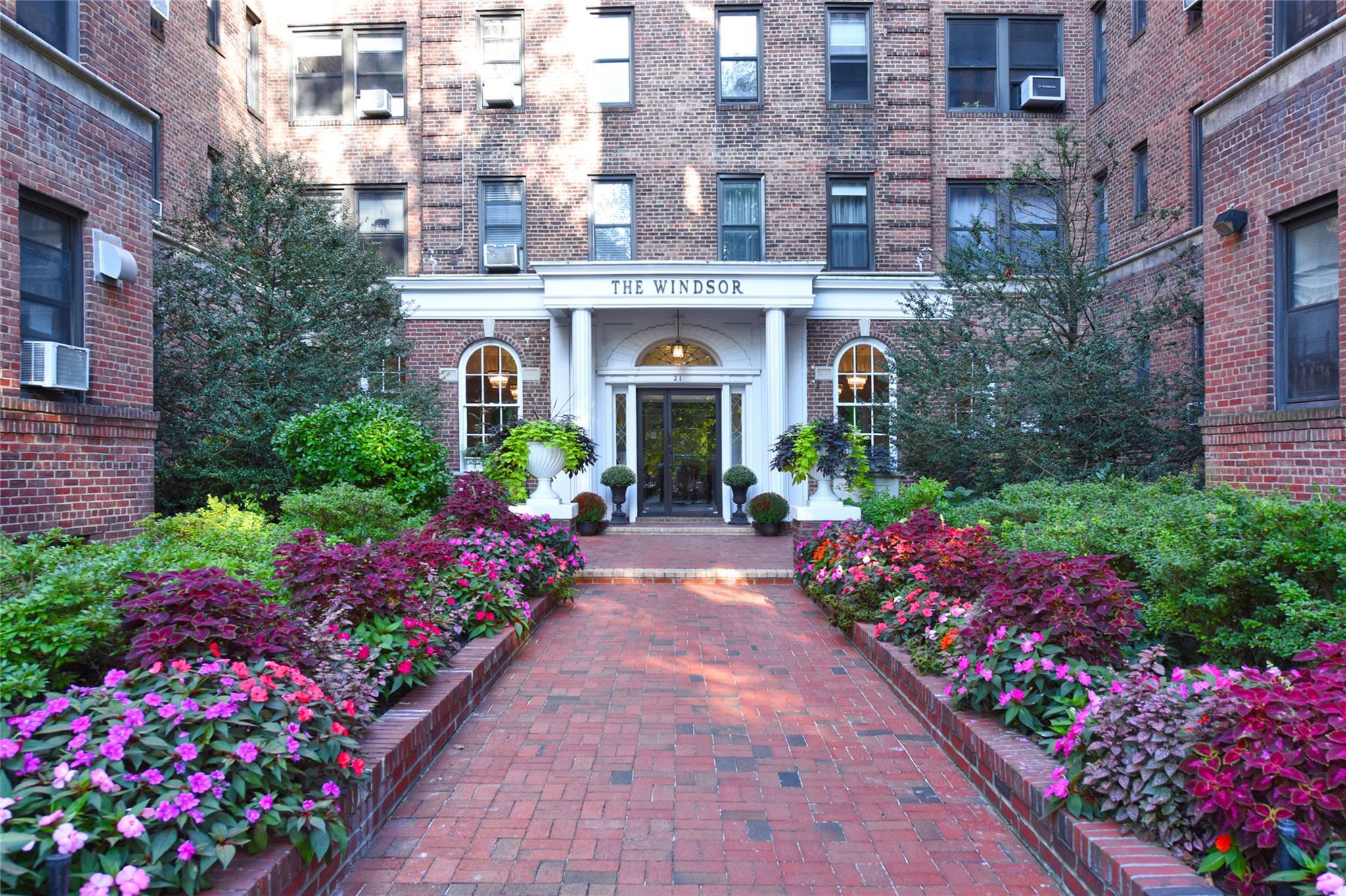 21 Barstow Road #3B, Great Neck, New York image 1