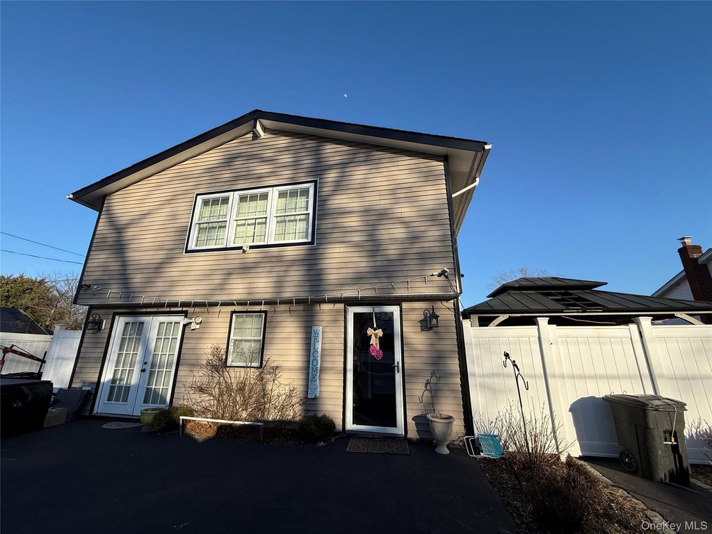 Photo of 17 Hampton Road, Shirley, NY 11967 (MLS # 951666)