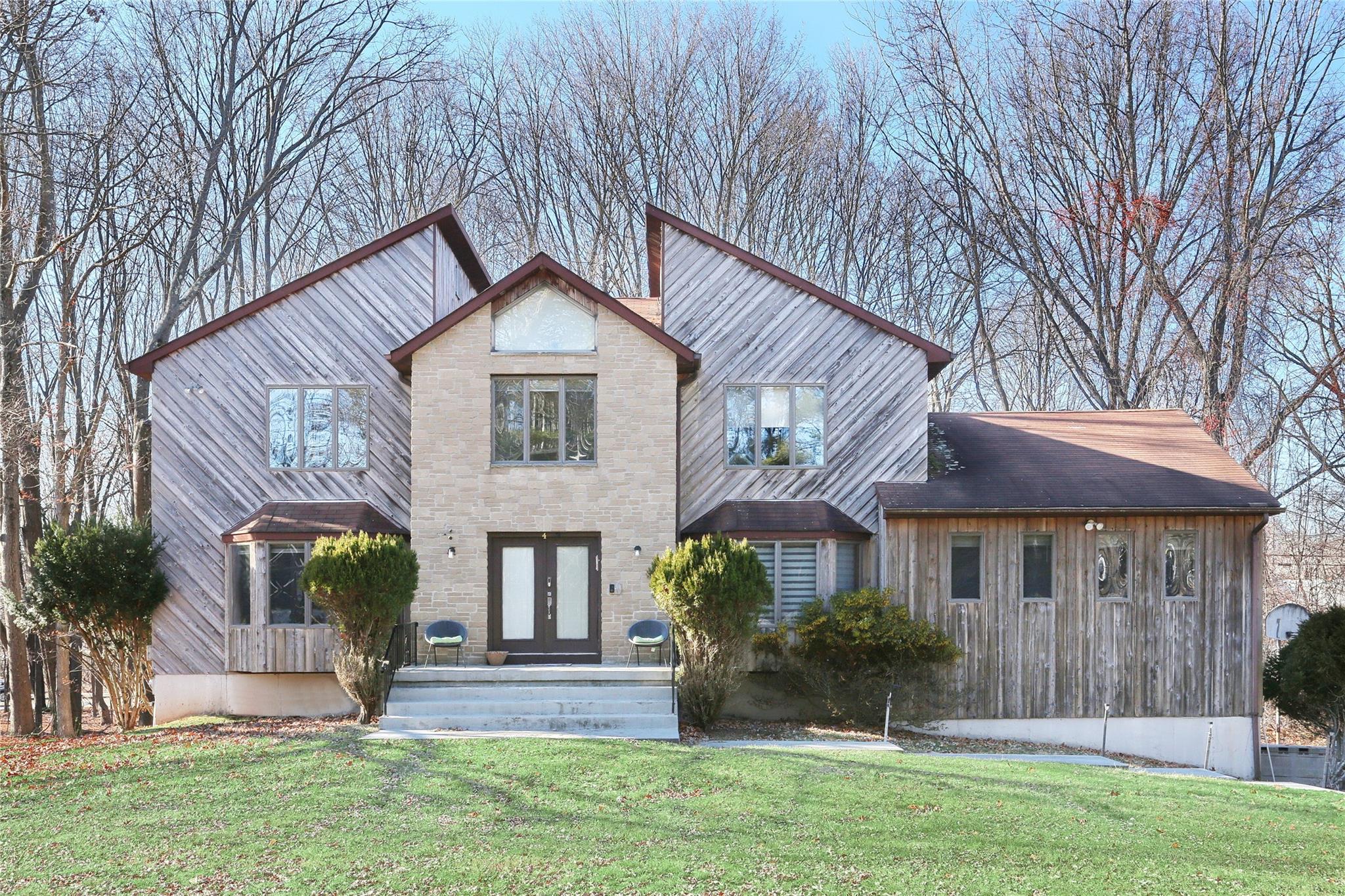 4 Altman Court, Spring Valley, New York image 2