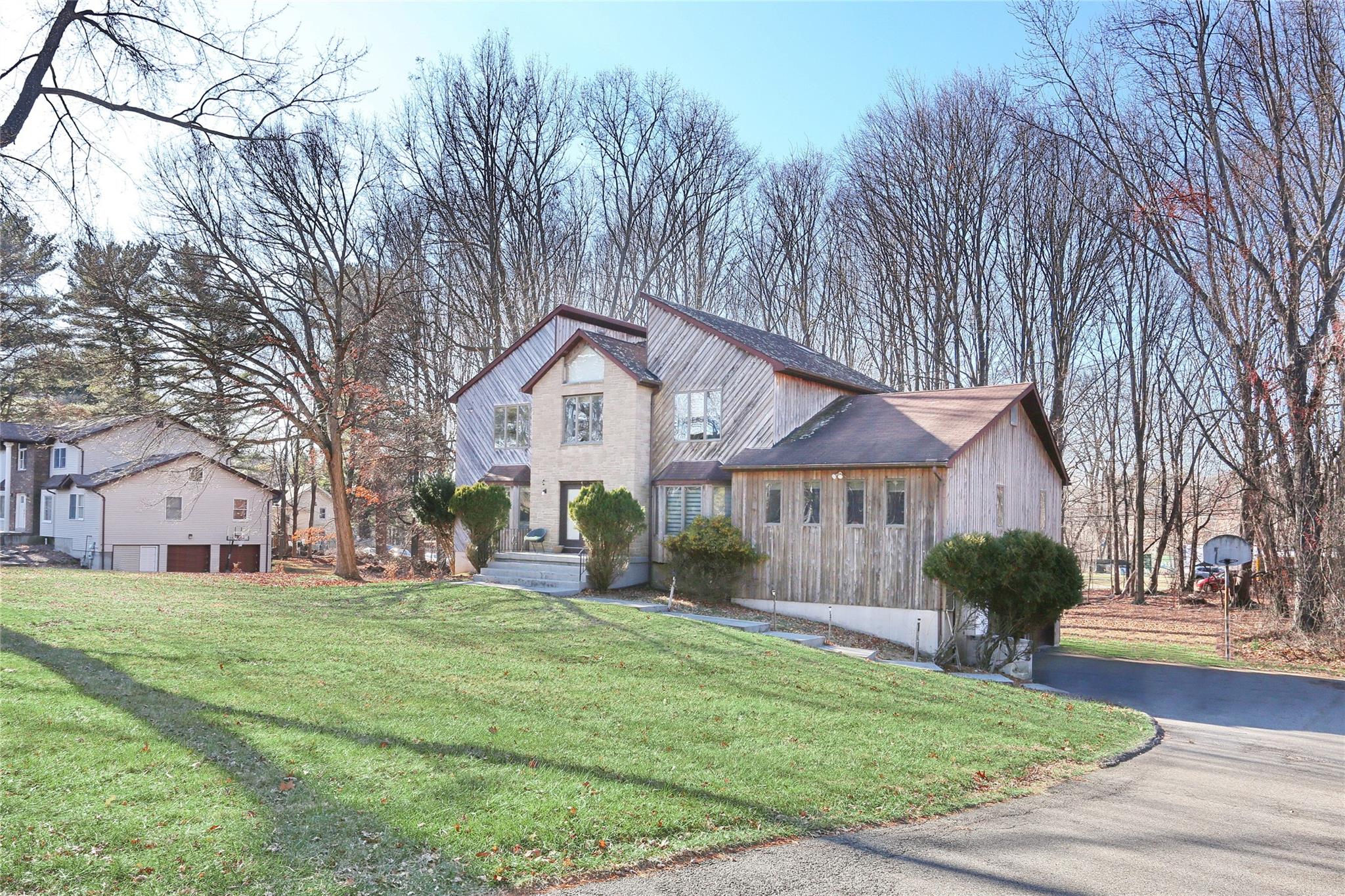 4 Altman Court, Spring Valley, New York image 1