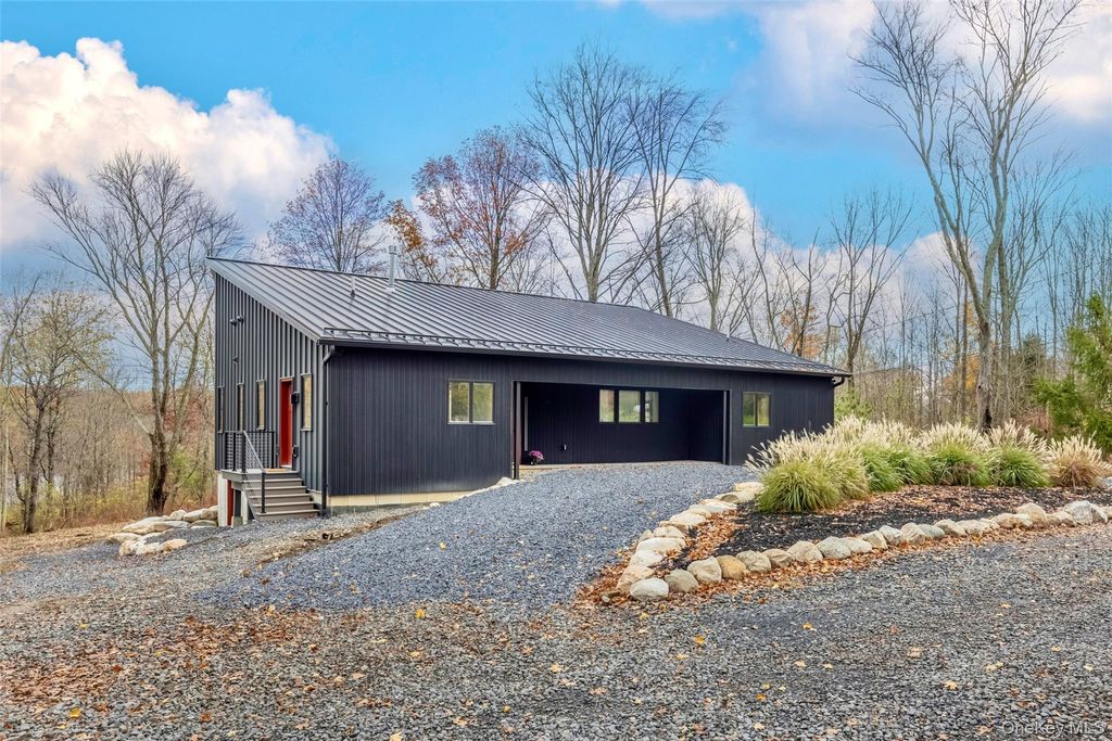 Photo of 513 Myrtle Avenue, Wallkill, NY 12589 (MLS # 957166)