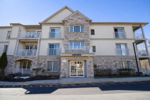 Condo For Sale - 22 N De Baun Avenue #305<br/> Suffern, NY 10901