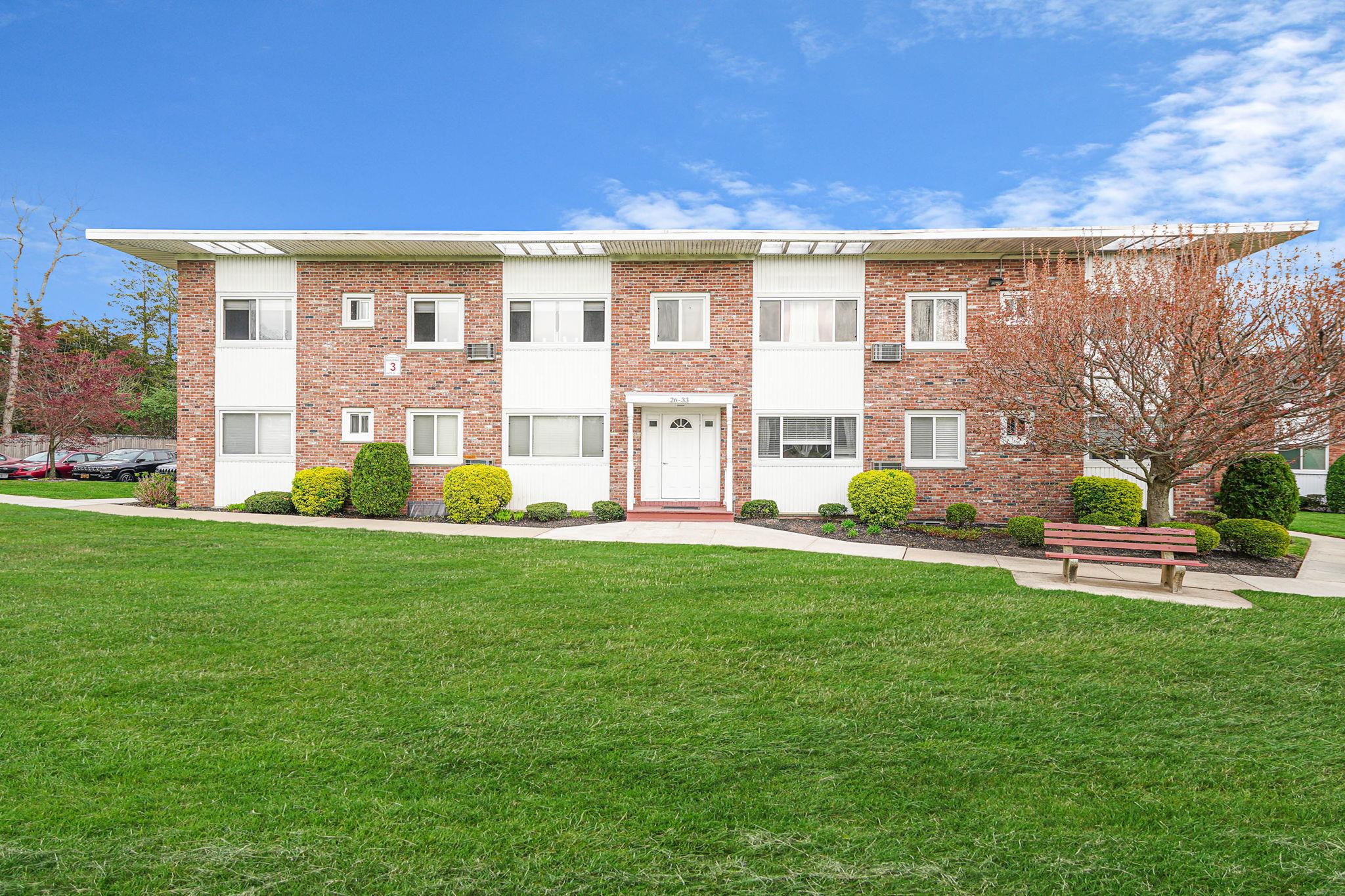 Route 111 26, Smithtown, Hamptons, NY - 1 Bedrooms  
1 Bathrooms - 