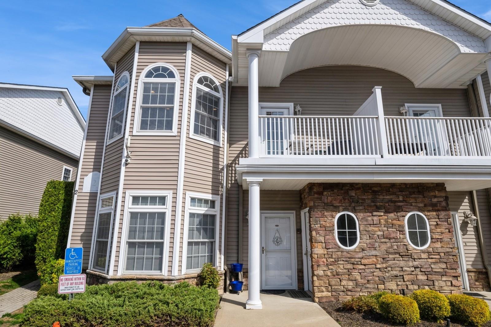 22 Jacqueline Way, North Babylon, New York image 3