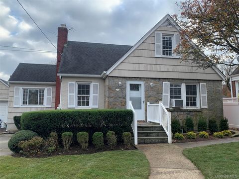 700 Tulip Avenue, Stewart Manor, NY 11001 - MLS#: 938012