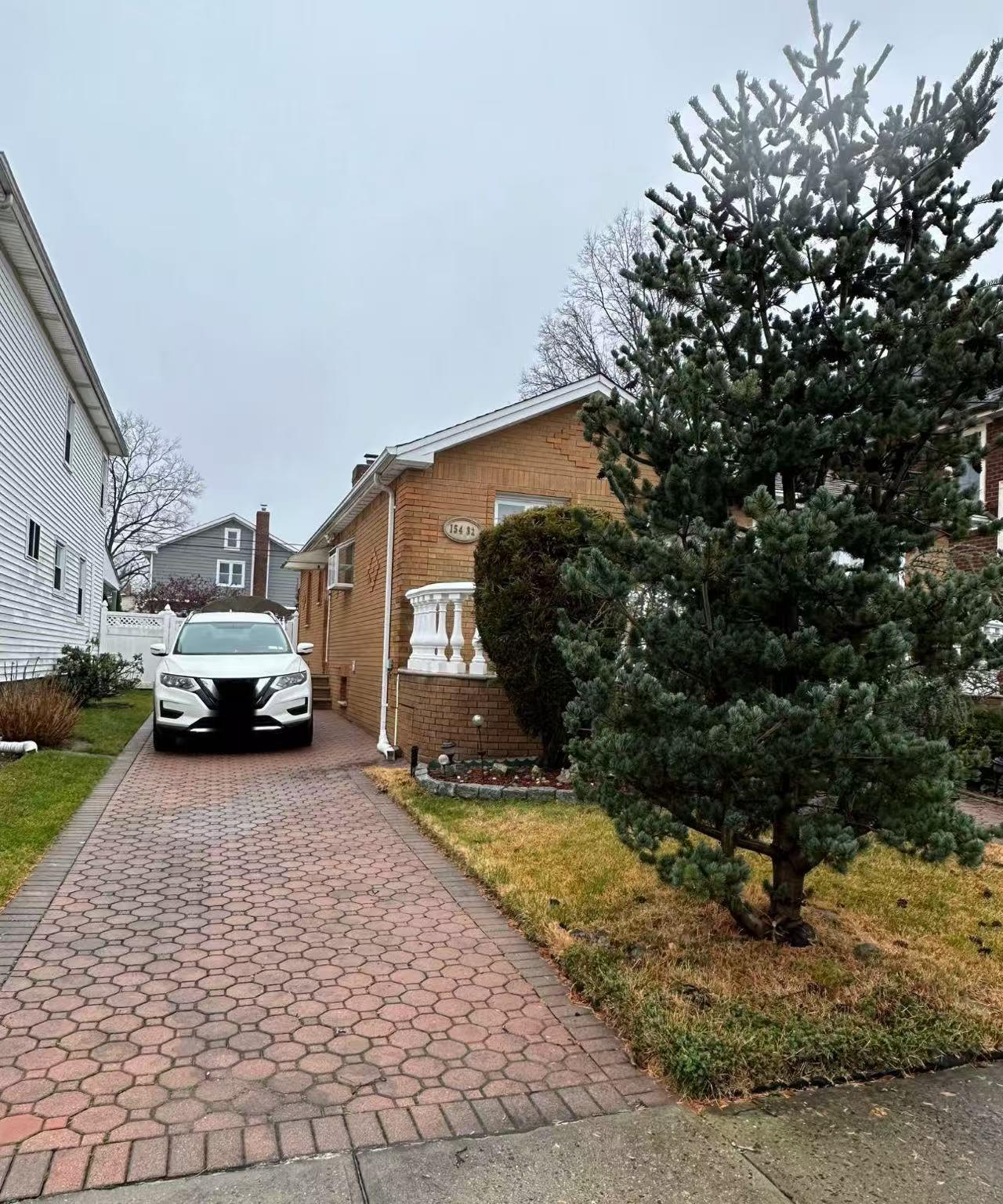 154-32 24th Rd Rd, Whitestone, New York image 2