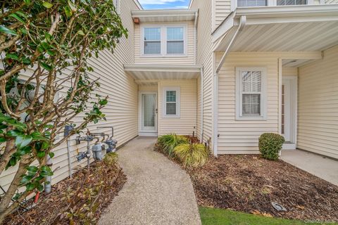 Condo For Sale - 103 Northwood Court<br/> Bayport, NY 11705
