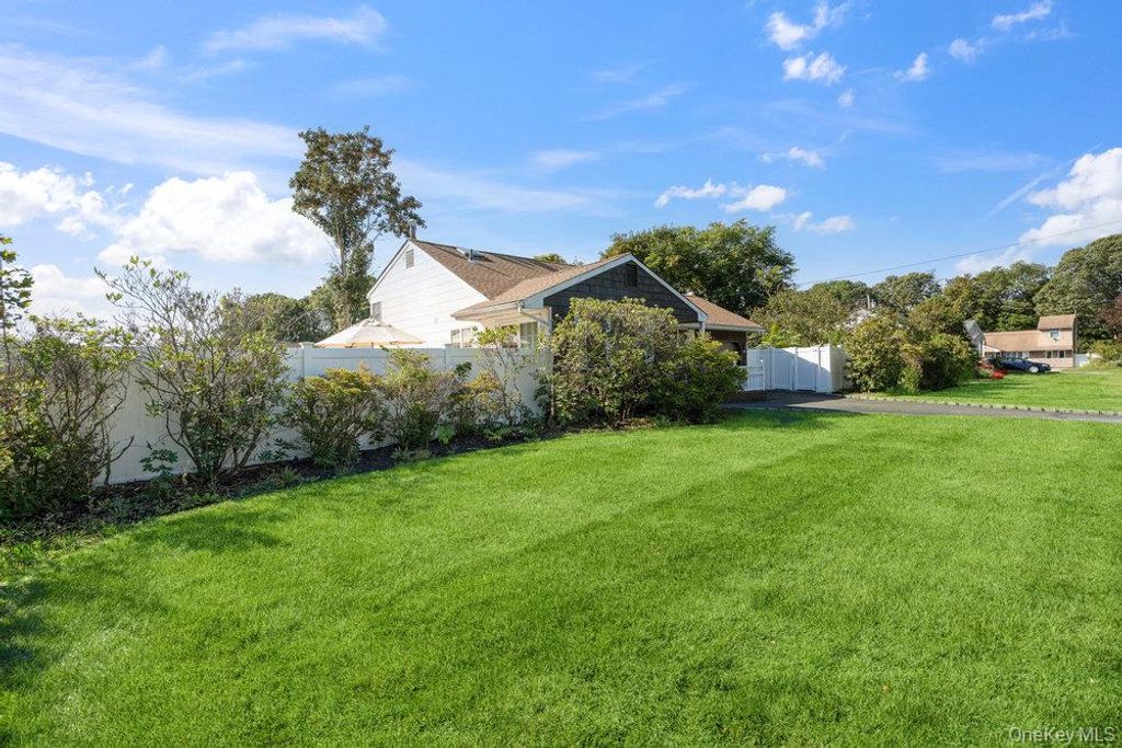 Photo of 21 Larry Road, Selden, NY 11784 (MLS # 922165)
