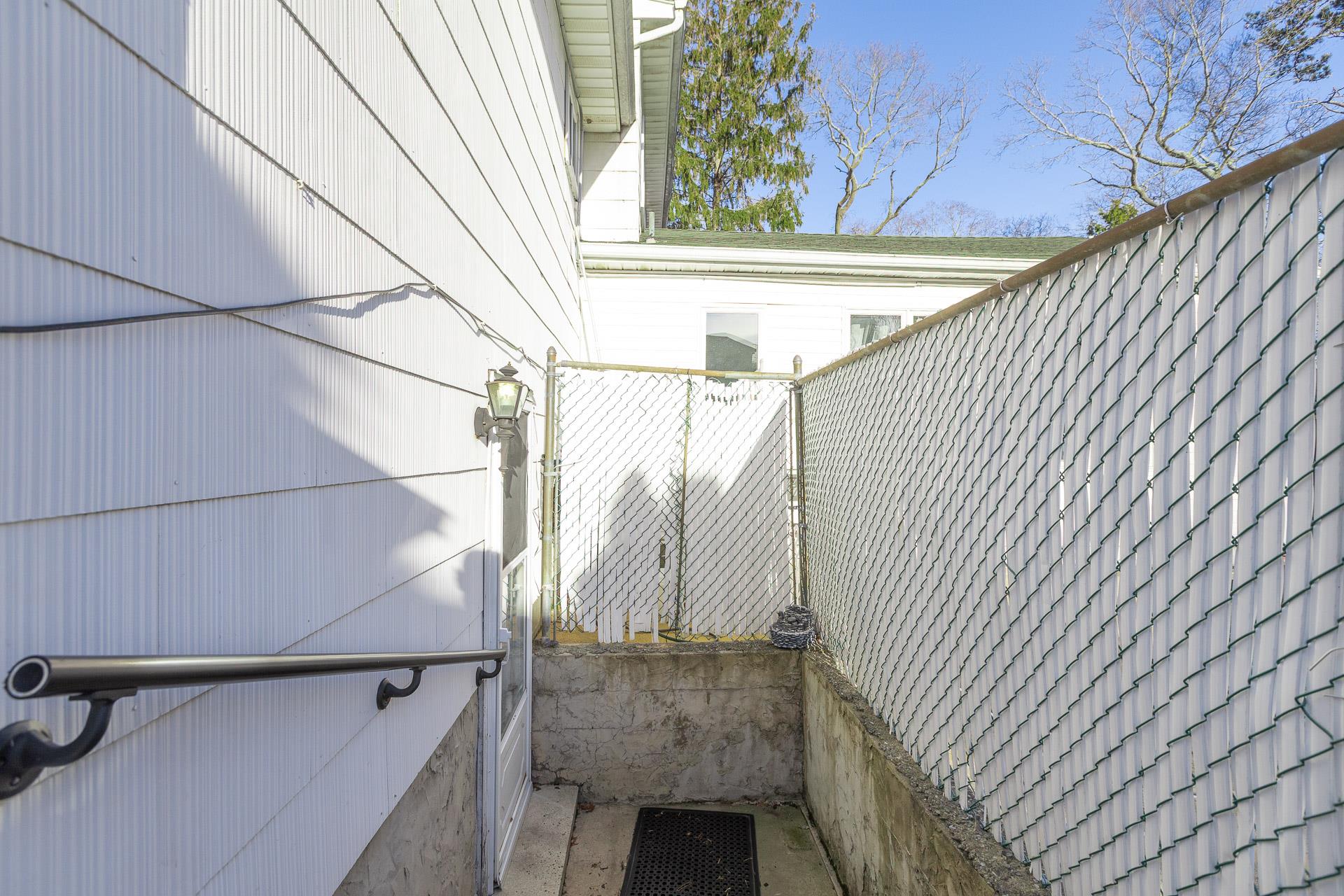 84 Riverside Avenue, Mastic Beach, New York image 21
