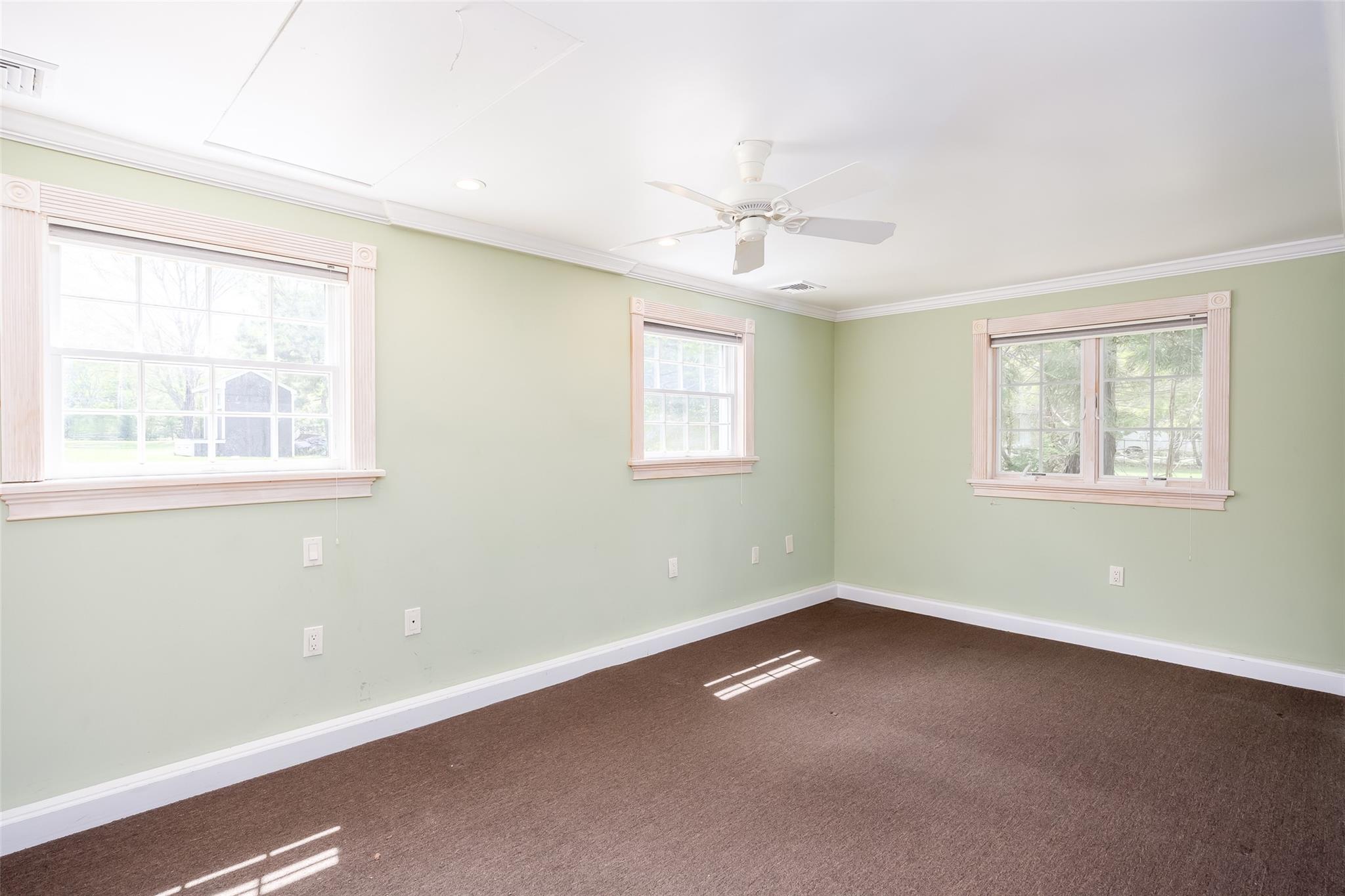60A Union Avenue, Center Moriches, New York image 32