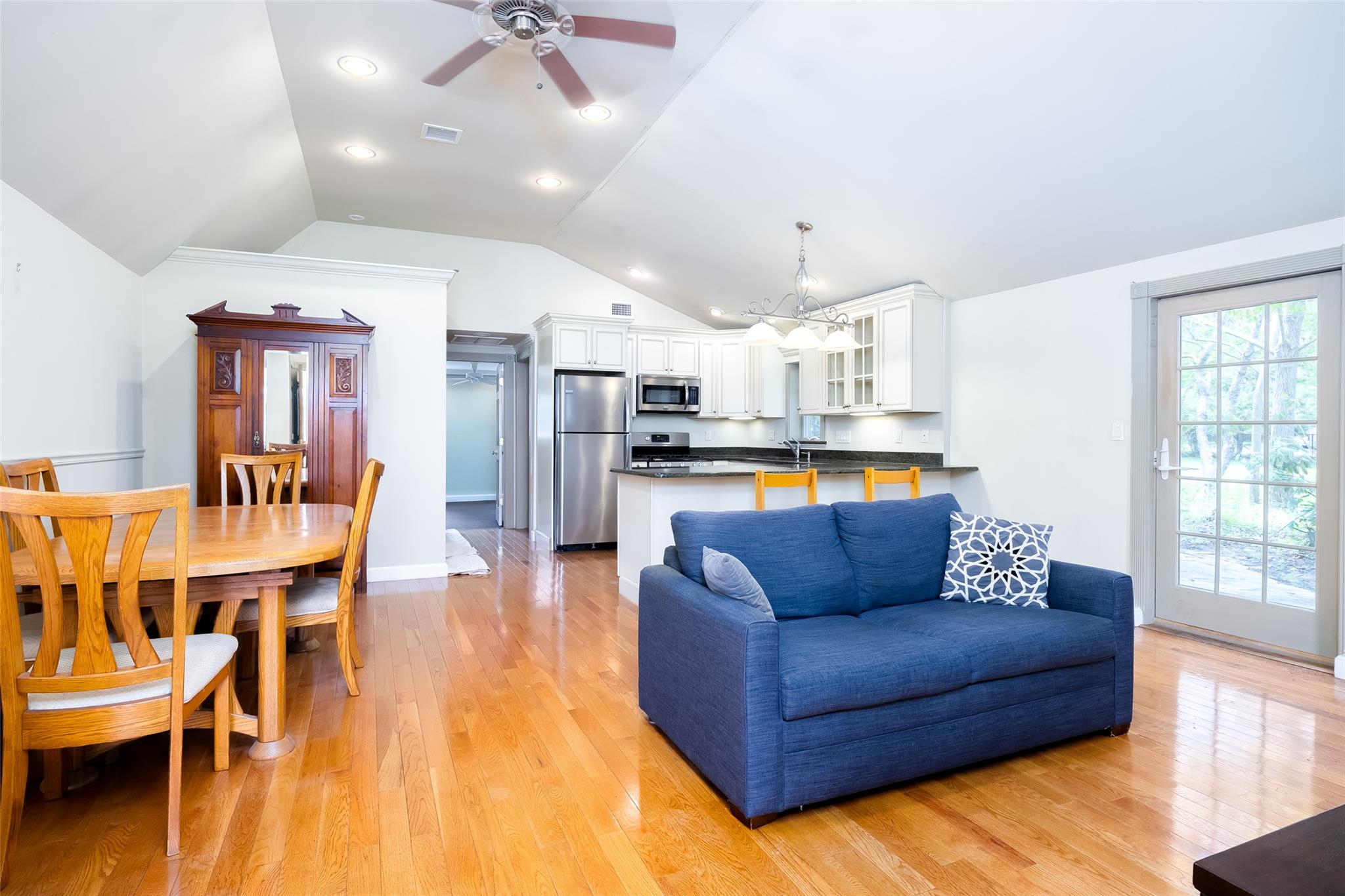 60A Union Avenue, Center Moriches, New York image 24