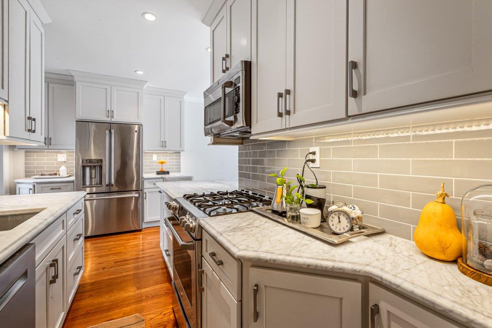 150 Burns Street #2H, Forest Hills, New York image 5