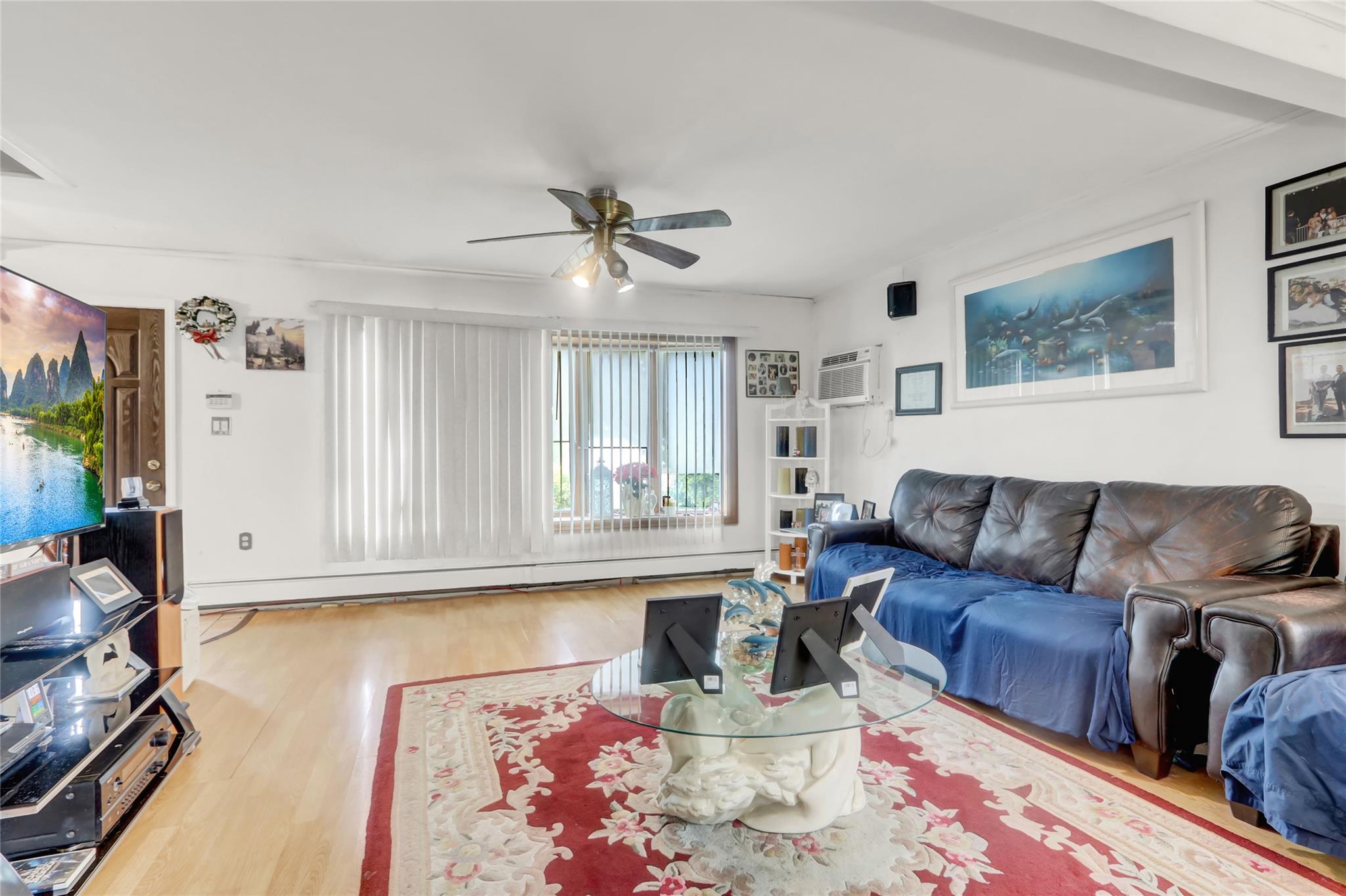 33 Cliff Lane, Levittown, New York image 6
