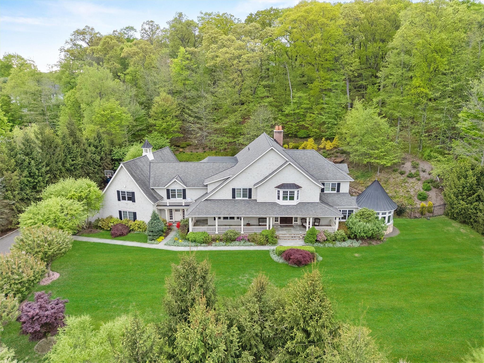 7 Ridgeview Circle, Armonk, New York image 1