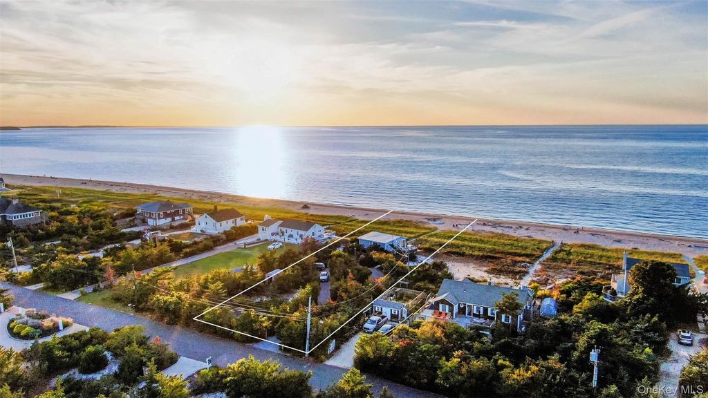 Photo of 825 N Sea Drive, Southold, NY 11971 (MLS # 1000319)