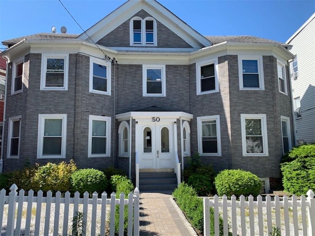 Rental Property at Wildey Street 1, Tarrytown, New York - Bedrooms: 3 
Bathrooms: 1 
Rooms: 5  - $3,300 MO.