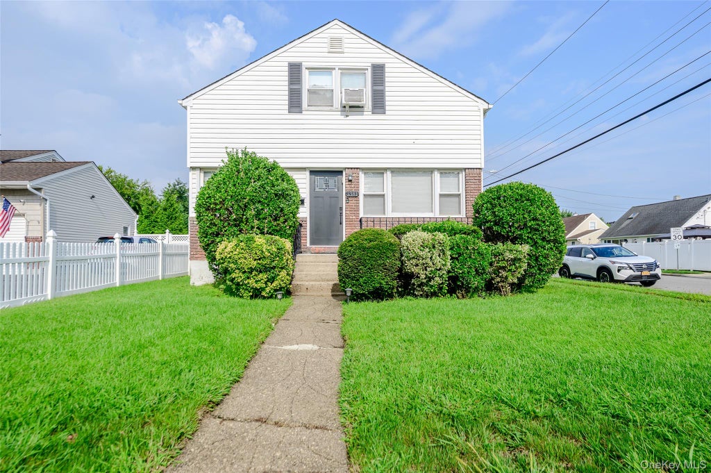 Photo of 3381 Oceanside Road, Oceanside, NY 11572 (MLS # 1044985)
