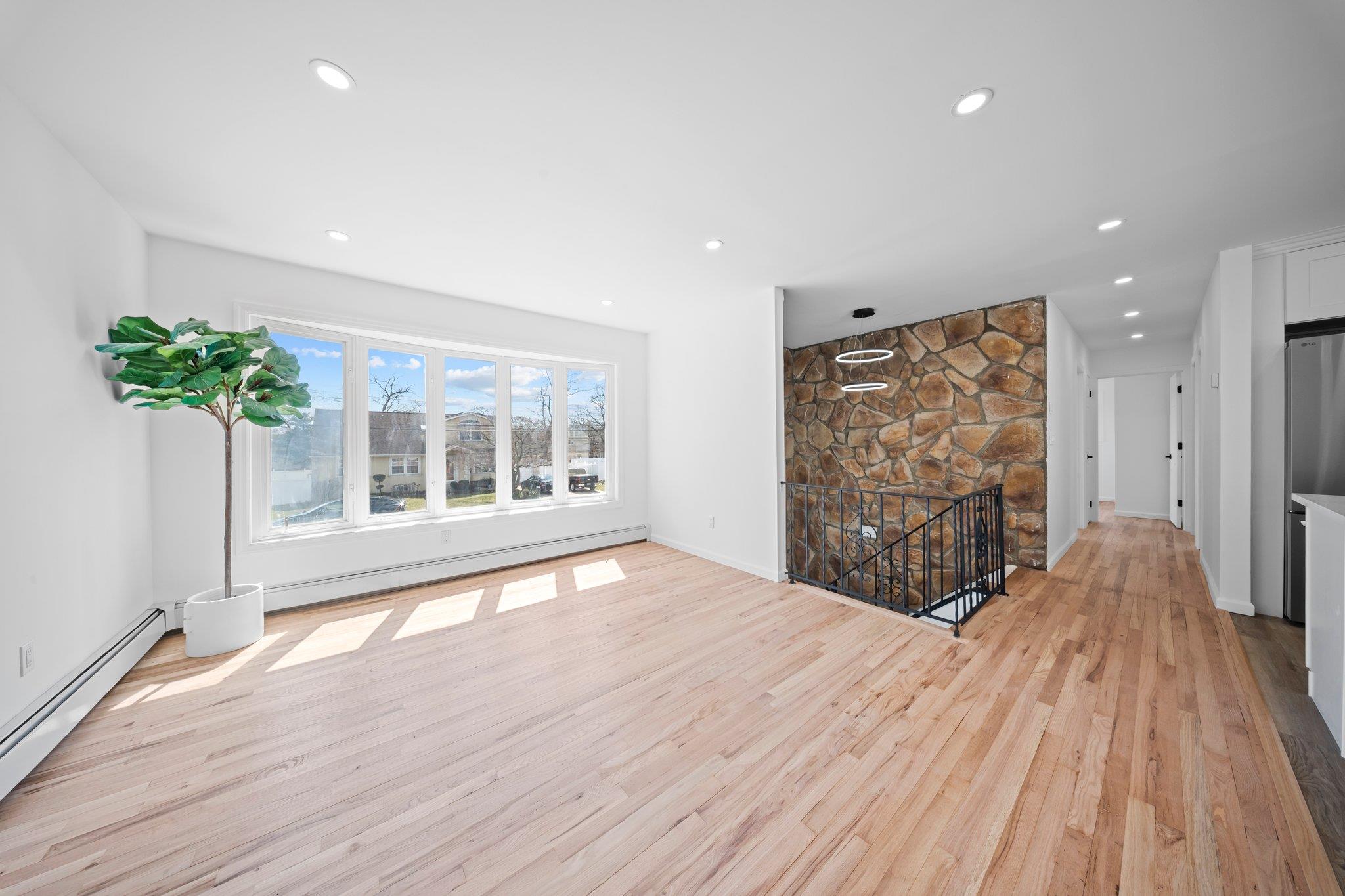 19 NE State Street, West Babylon, New York image 7