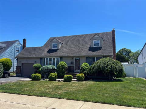 Homes For Rent - 41 Ontario Avenue<br/> Plainview, NY 11803