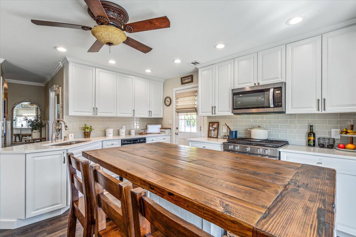 486 Grenadon Lane, North Babylon, New York image 3