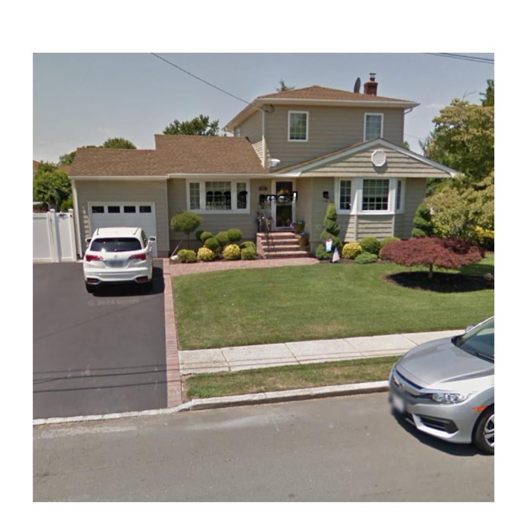 486 Grenadon Lane, North Babylon, New York image 1