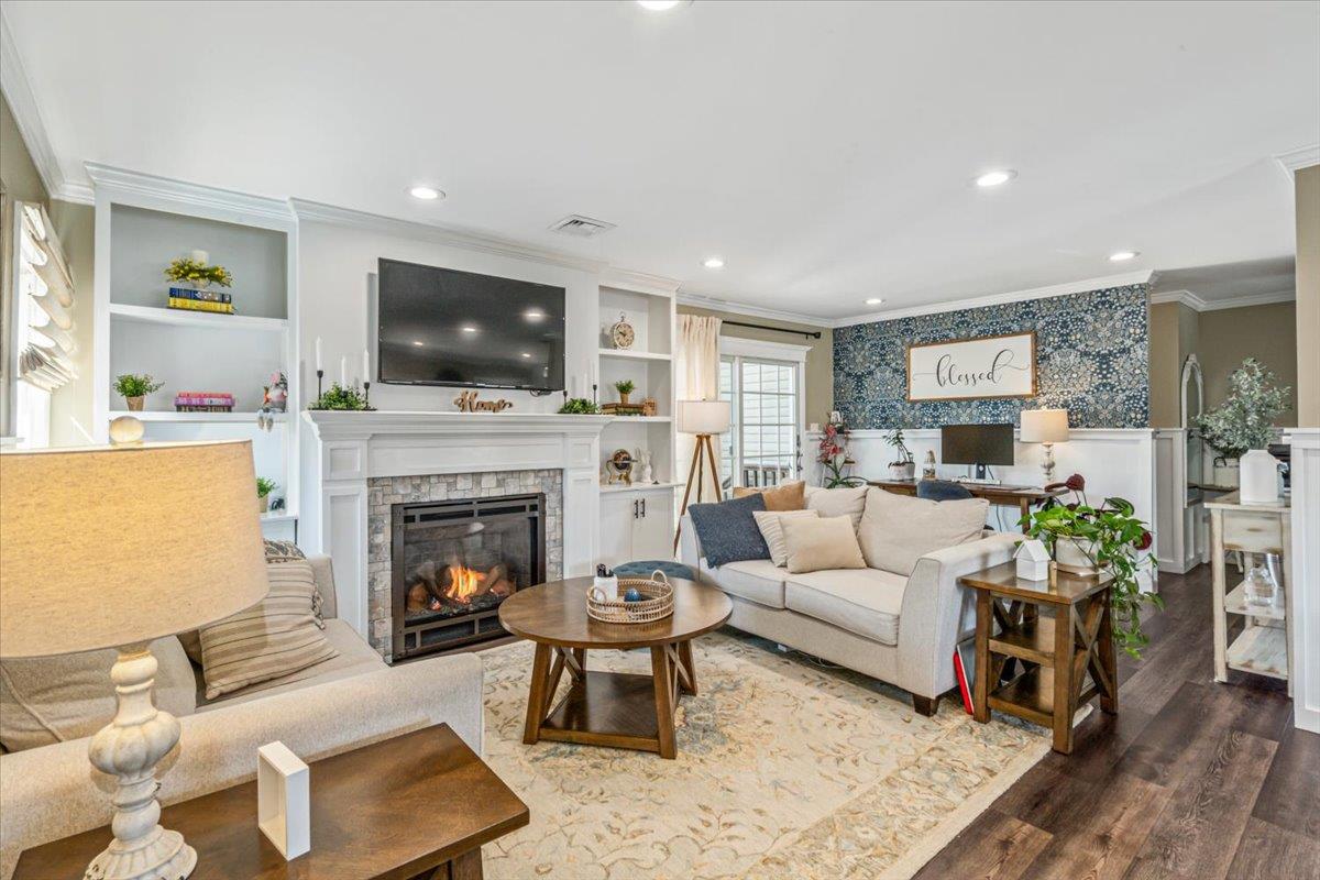 486 Grenadon Lane, North Babylon, New York image 9