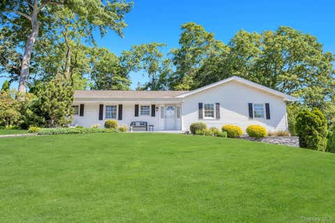 Homes For Sale - 3 Laura Court<br/> Nesconset, NY 11767
