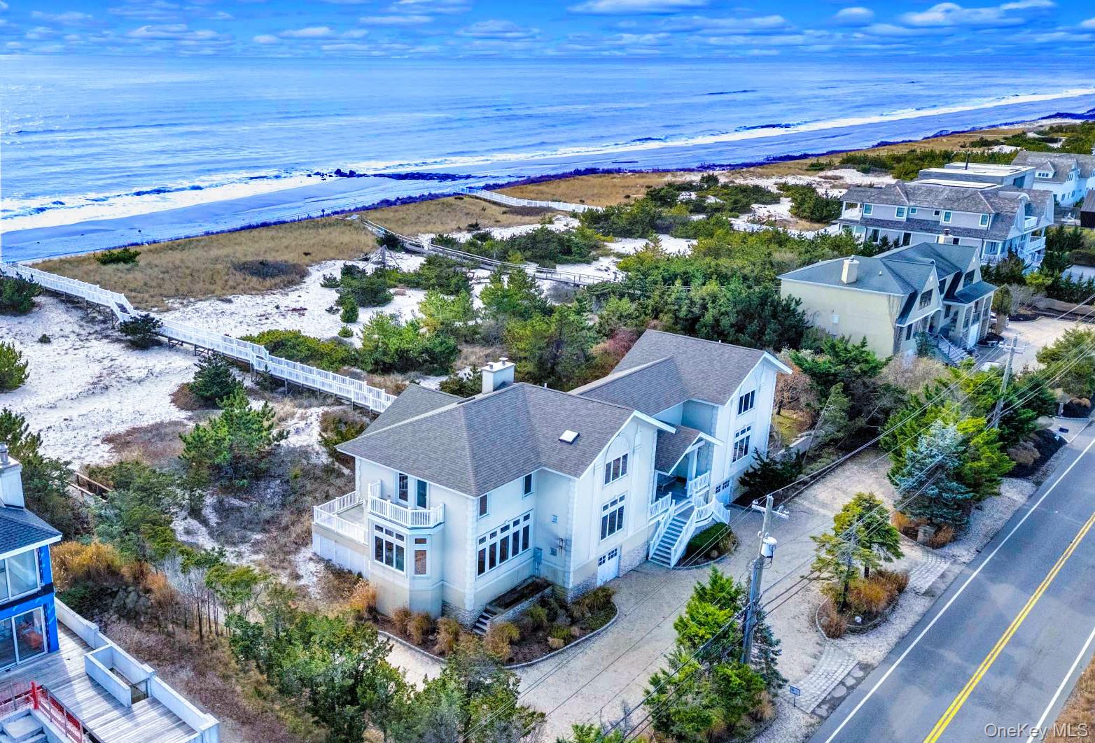 605 Dune Road