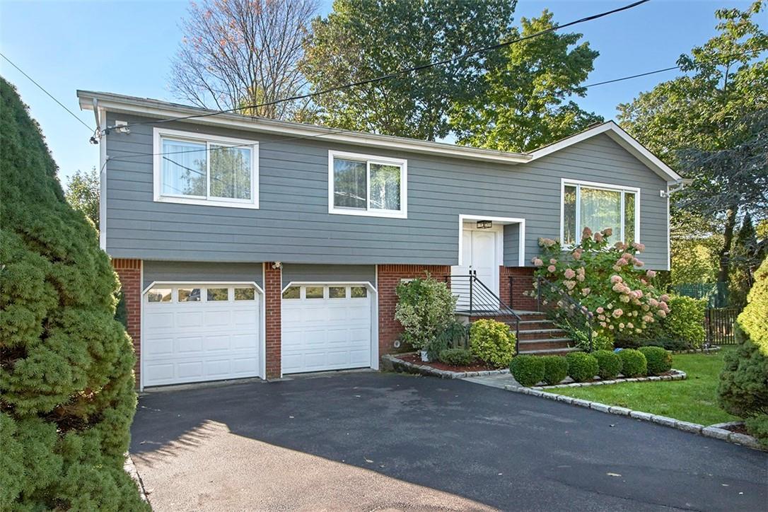 Rental Property at Amanda Lane, New Rochelle, New York - Bedrooms: 4 
Bathrooms: 3 
Rooms: 8  - $9,200 MO.