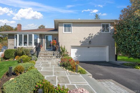 Homes For Sale - 20 Vista Road<br/> Plainview, NY 11803