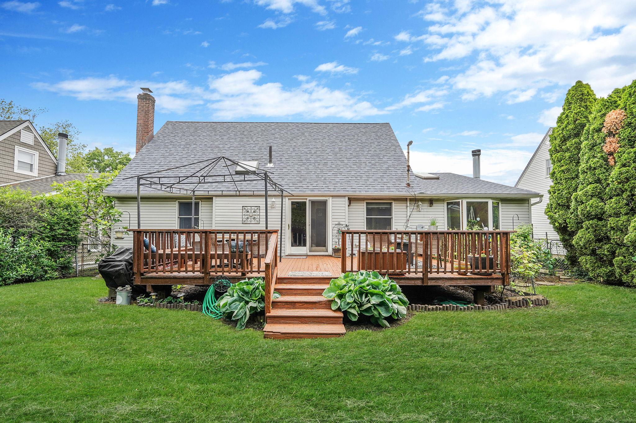 27 Amby Avenue, Plainview, New York image 5