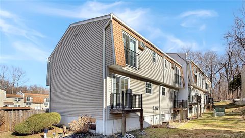 Condo For Sale - 4 Forge Gate Drive #6 BUILDING F<br/> Putnam County, Cold Spring, NY 10516