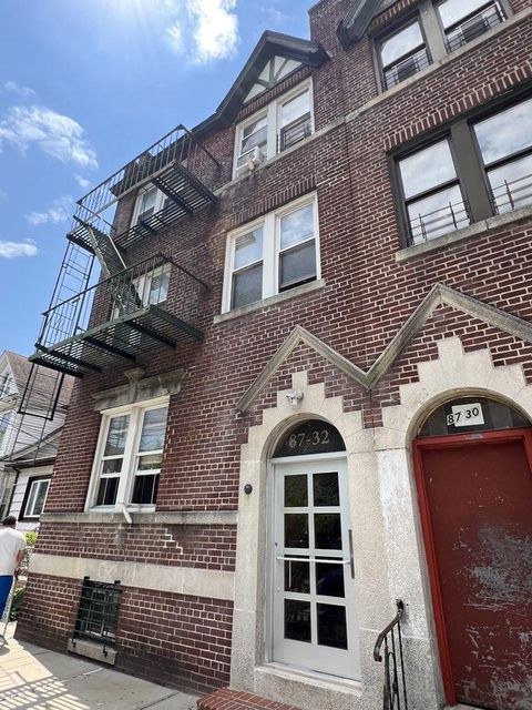 87-32 114 STREET Richmond Hill North NY 11418