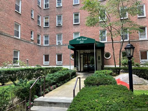 Homes For Sale - 755 Bronx River Road #6C<br/> Bronxville, NY 10708