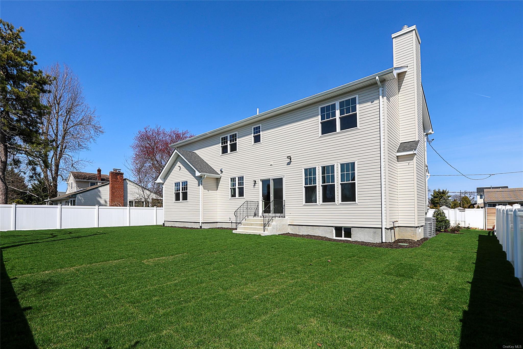 232 Grant Street, Massapequa Park, New York image 43
