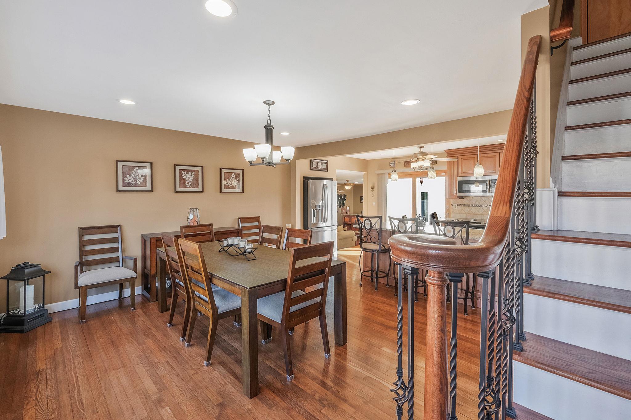 72 Lois Court, East Meadow, New York image 3