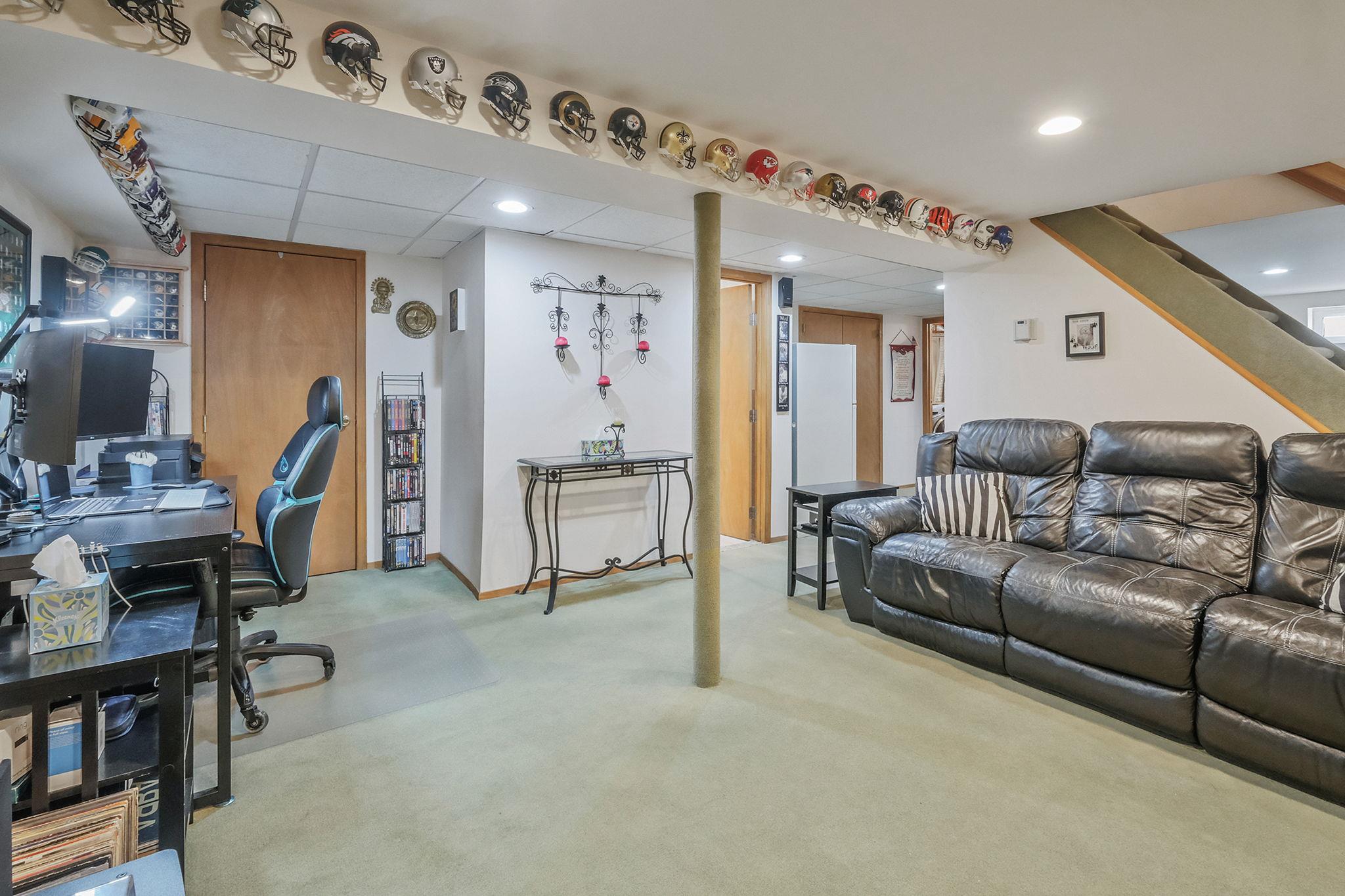 72 Lois Court, East Meadow, New York image 24