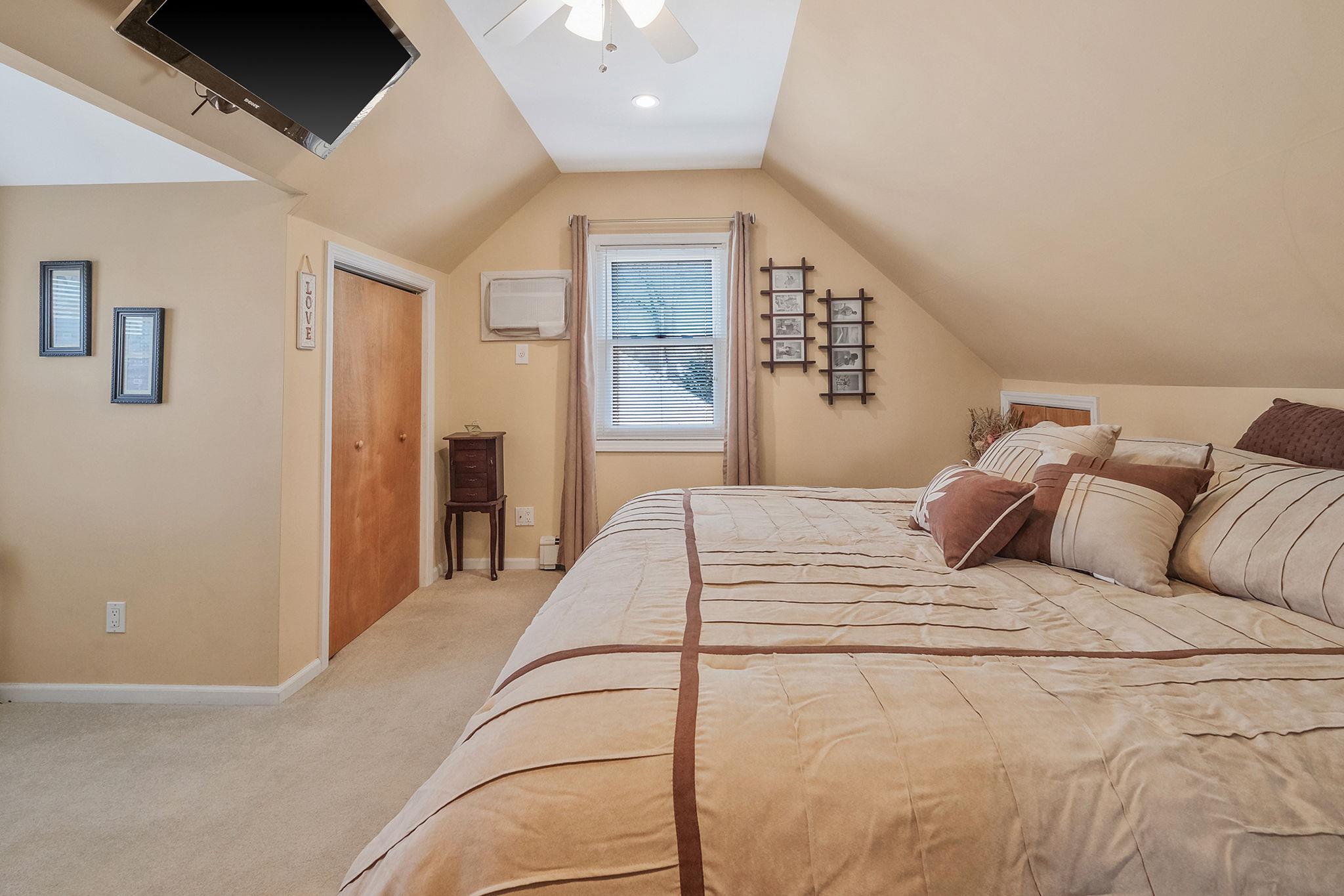 72 Lois Court, East Meadow, New York image 20