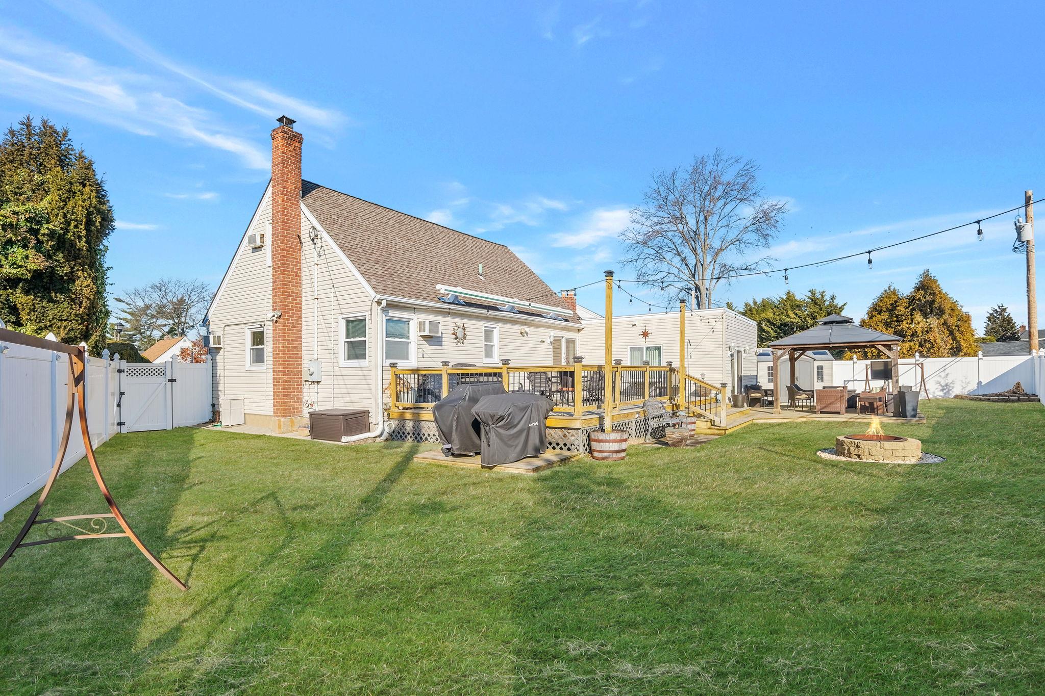 72 Lois Court, East Meadow, New York image 30