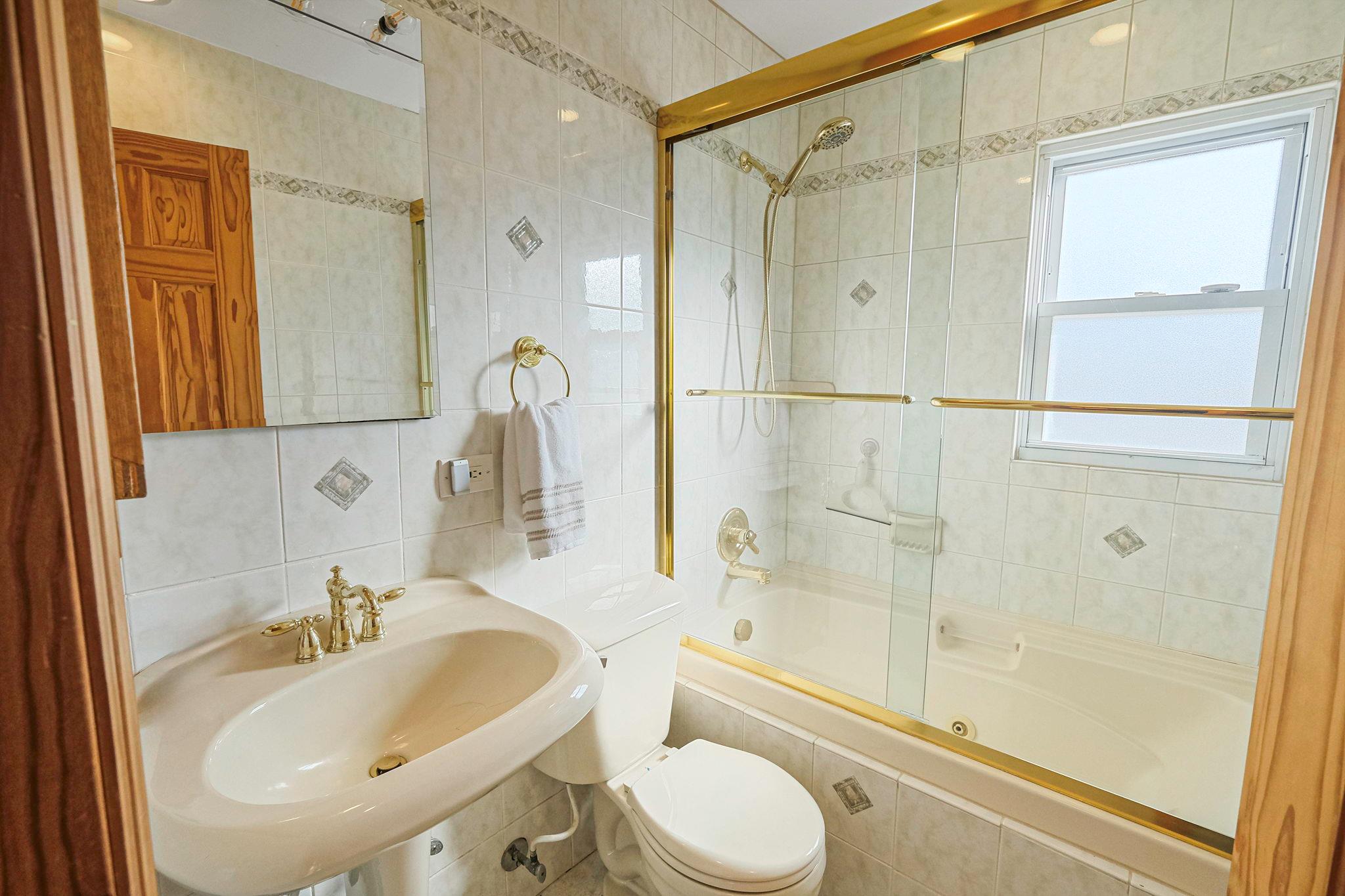 72 Lois Court, East Meadow, New York image 13